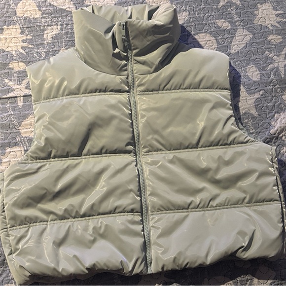 wild fable Jackets & Blazers - Wild Fable Light Gray Puffer Vest